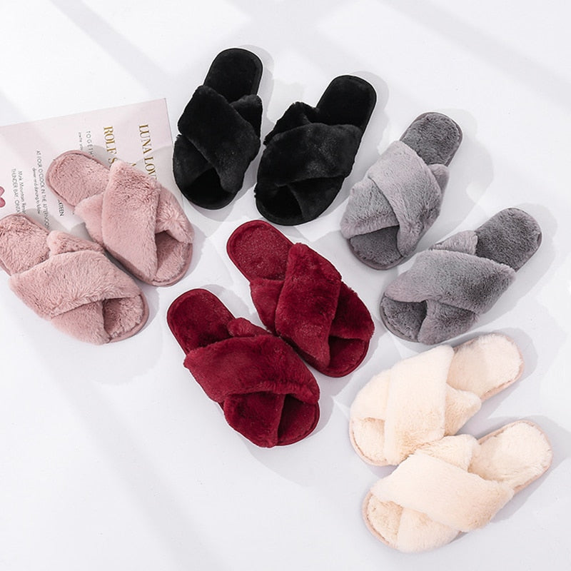 Brand New Purveyor Lux Women's Furry Cozy house Slippers/Slides