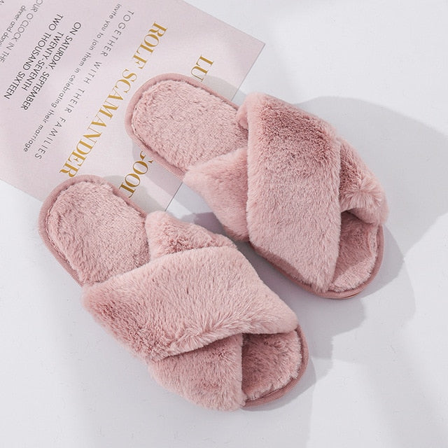 Brand New Purveyor Lux Women's Furry Cozy house Slippers/Slides