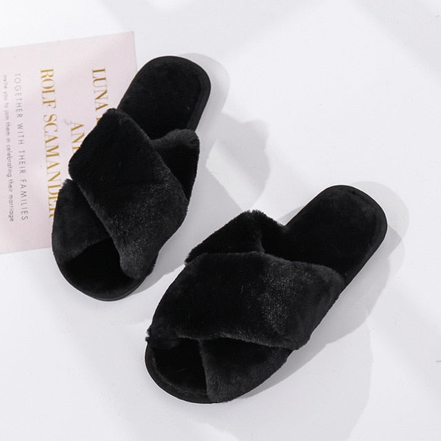 Brand New Purveyor Lux Women's Furry Cozy house Slippers/Slides