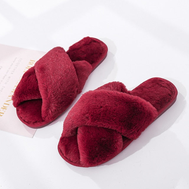 Brand New Purveyor Lux Women's Furry Cozy house Slippers/Slides