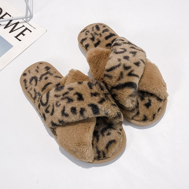 Brand New Purveyor Lux Women's Furry Cozy house Slippers/Slides